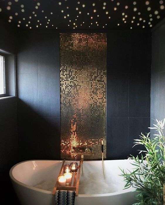 حمام شیک با کاشی‌های رنگ سرمه‌ای مات