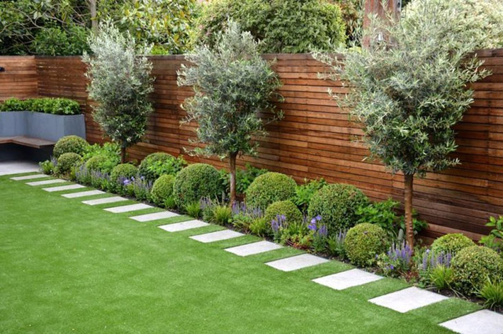 استفاده از چمن مصنوعی کاربردی‌ترین روش برای داشتن یک حیاط خلوت مدرن است.