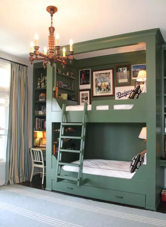 اتاق کودک شیک با دیوارهای سبز