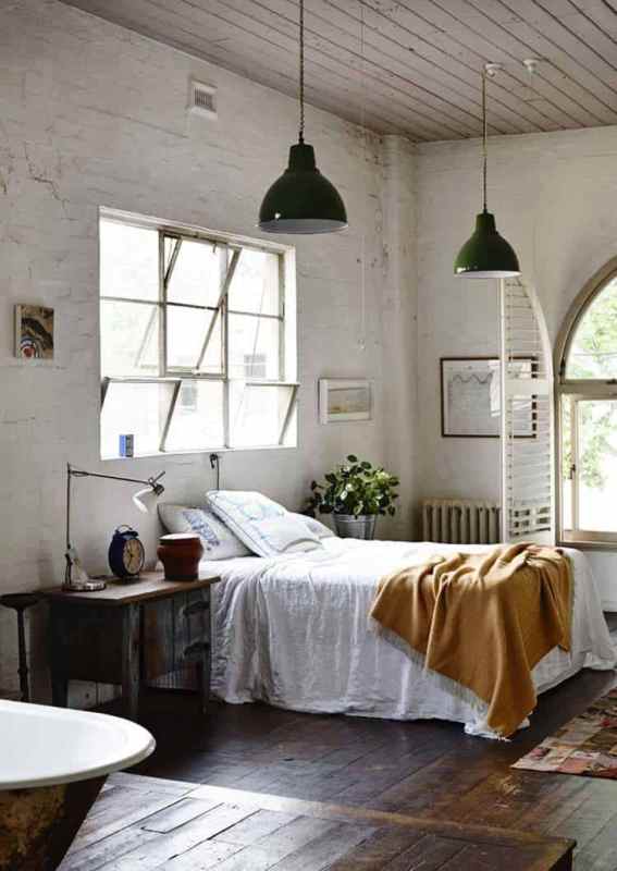 نمونه اتاق خواب صنعتی قدیمی با دیوارهای آجری سفید