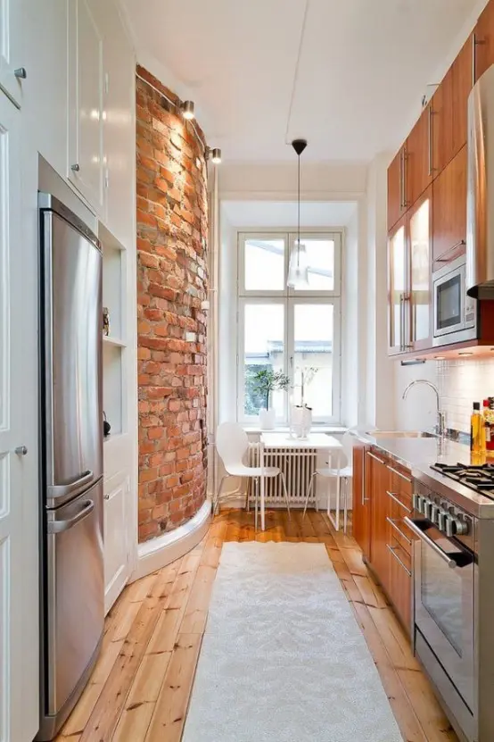 stylish and functional narrow kitchen design ideas 8 554x831 1